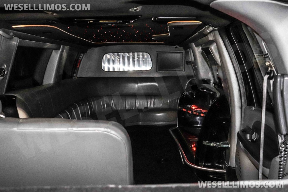 2004 Coach Ford Excursion Limousine - Photo 3