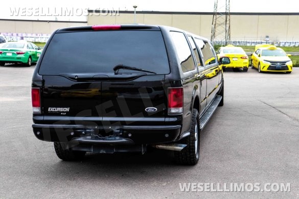 2004 Coach Ford Excursion Limousine