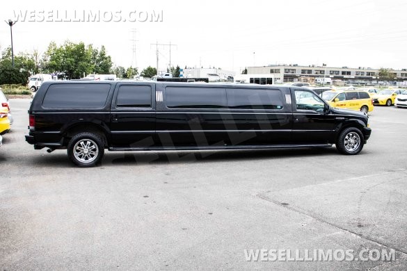 2004 Coach Ford Excursion Limousine