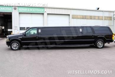 2004 Coach Ford Excursion Limousine