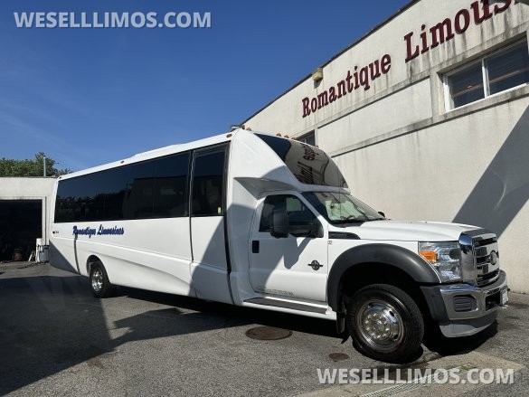 2013 Grech Ford F-550 Shuttle Bus