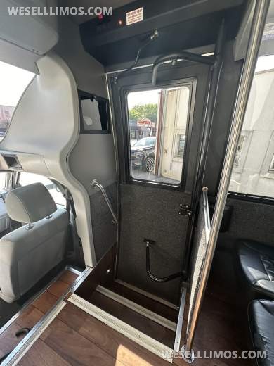 2013 Grech Ford F-550 Shuttle Bus