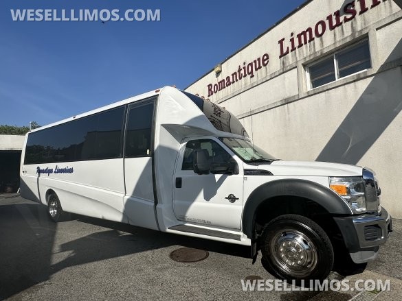 2013 Grech Ford F-550 Shuttle Bus