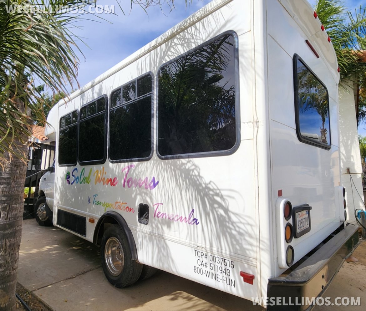 2007 Ford E450 Limo Bus - Photo 3