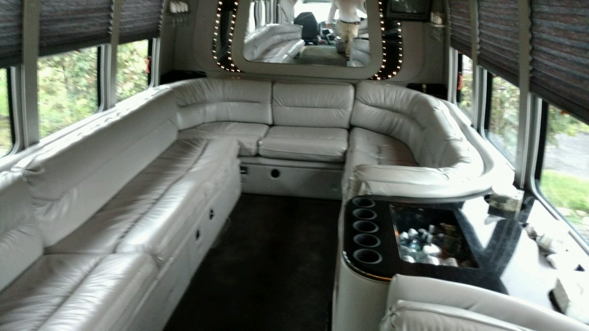 Photo of Limo Bus for sale: 1998 Ford E450  by Krystal