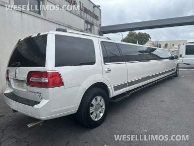 2013 Lincoln Navigator SUV Stretch for Sale in Brooklyn, NY - Photo 2