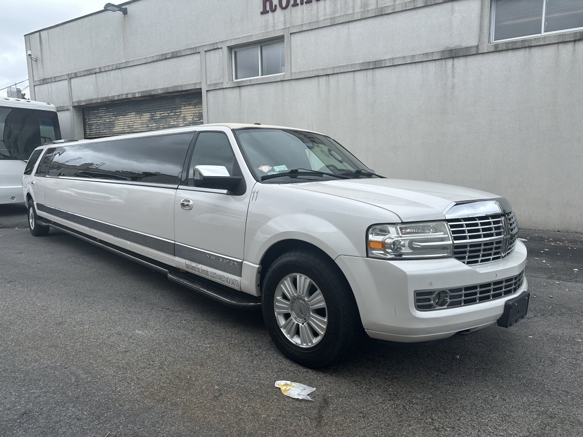 SUV Stretch for sale: 2013 Lincoln Navigator 200&quot; by Limos By Moonlight