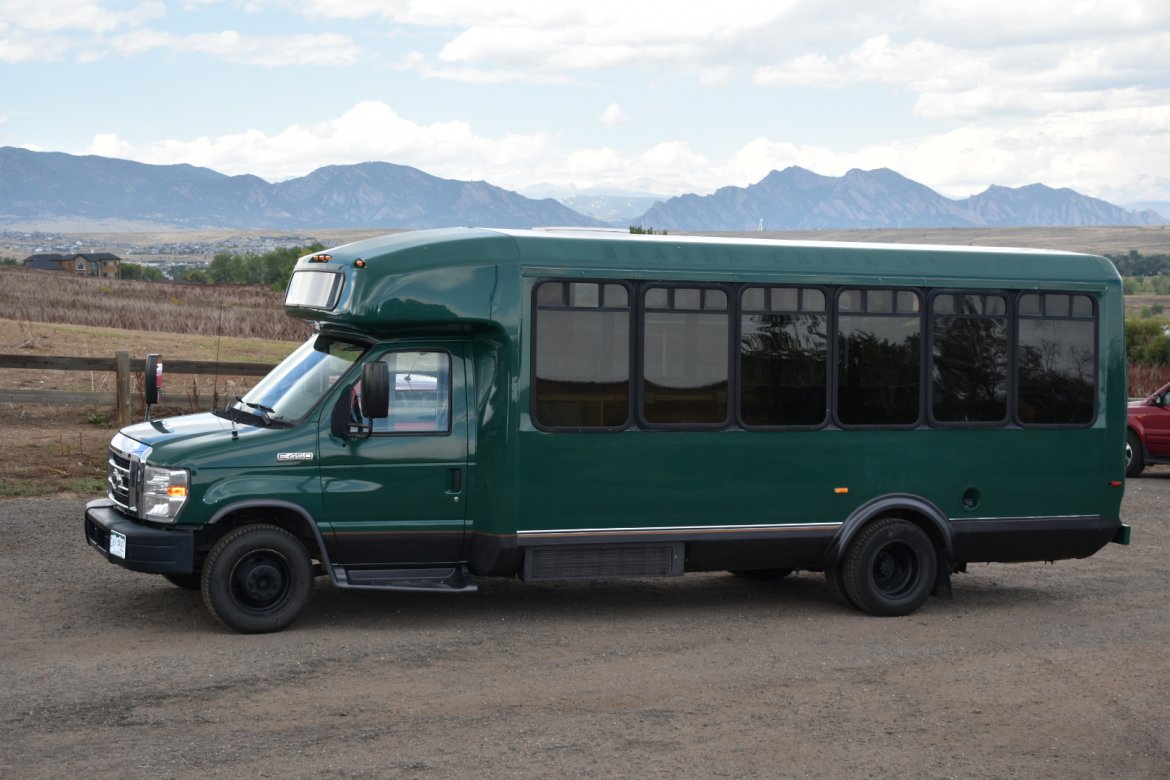 Limo Bus for Sale in Arvada, CO - Photo 5