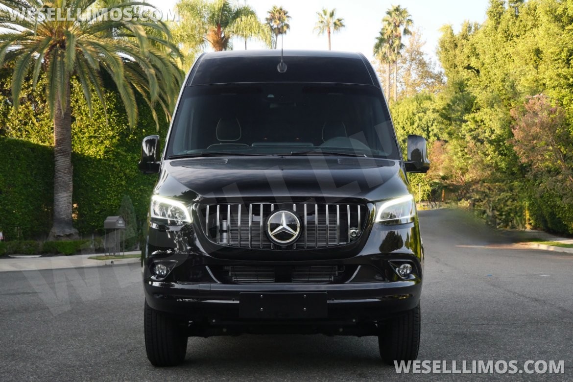 2022 Bespoke Coach Mercedes-Benz Sprinter 2500 Executive Shuttle - Photo 2