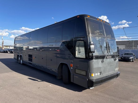 2002 Prevost H3-45 Motorcoach for Sale in Phoenix, AZ - Photo 2