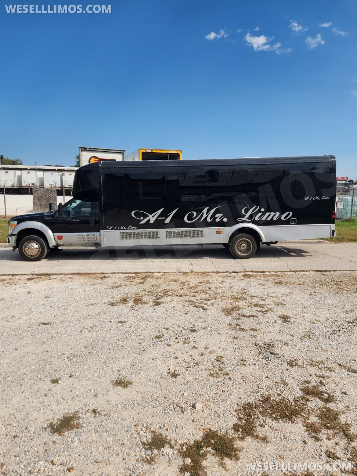 2012 Ford F550 Limo Bus - Photo 3