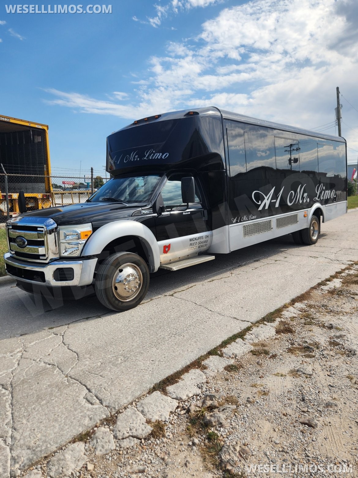 2012 Ford F550 Limo Bus - Photo 5
