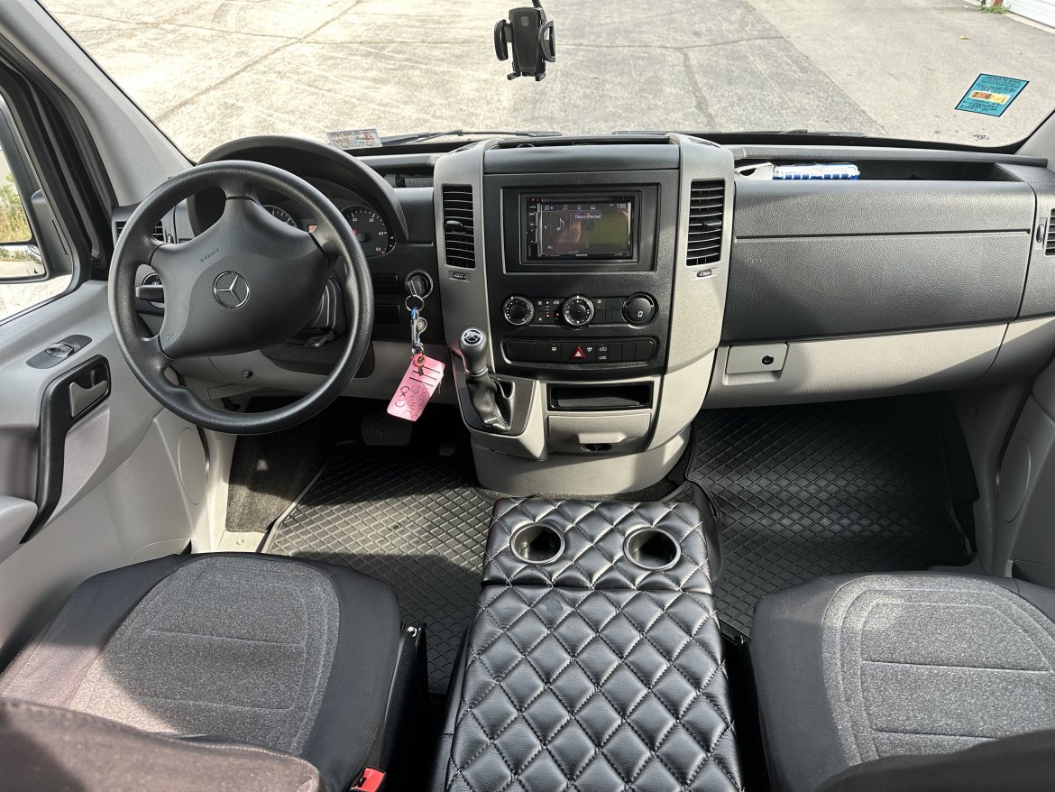Executive Shuttle for Sale in Machesney Park, IL - Photo 15