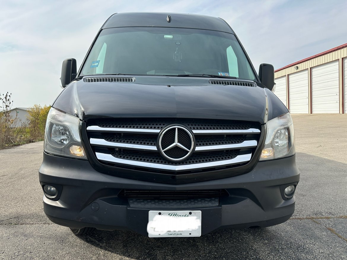 Executive Shuttle for Sale in Machesney Park, IL - Photo 4