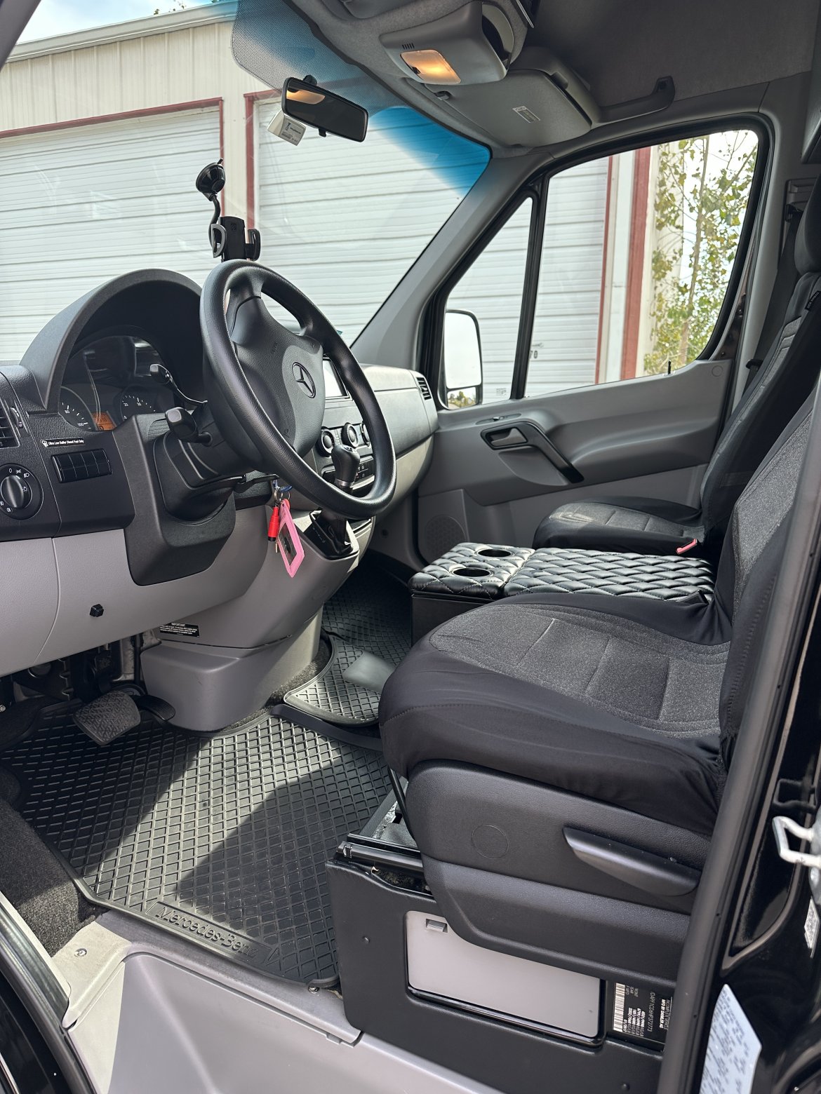 Executive Shuttle for Sale in Machesney Park, IL - Photo 18