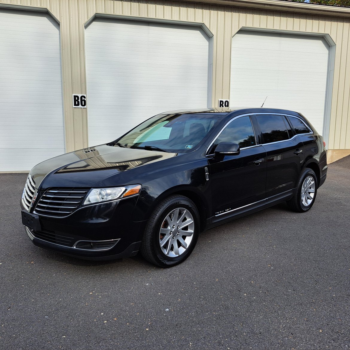 Sedan for sale: 2017 Lincoln MKT Town Car