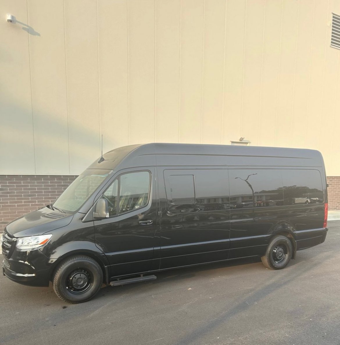2021 Climb entertainment Mercedes-Benz Sprinter 2500 Limo Bus - Photo 4