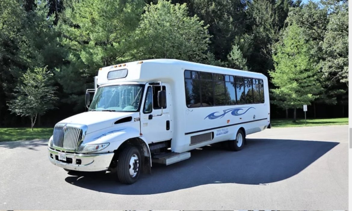 Limo Bus for sale: 2005 International Bus