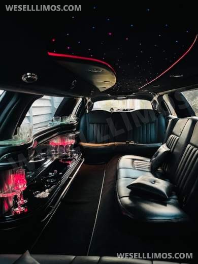 2007 Lincoln Town Car  Limousine