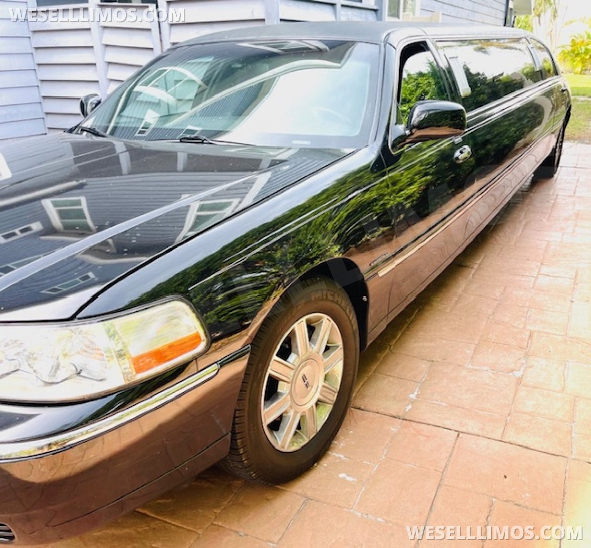 Photo of Limousine for sale: 2007 Lincoln Town Car