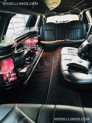 2007 Lincoln Town Car  Limousine