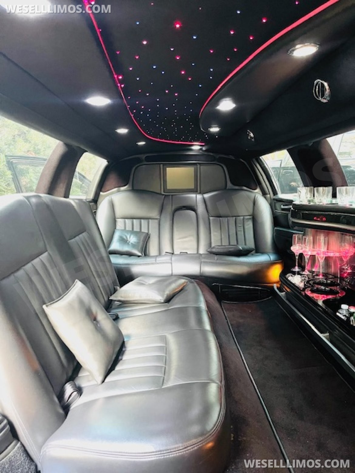 Photo of Limousine for sale: 2007 Lincoln Town Car