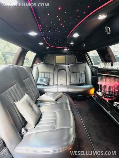 2007 Lincoln Town Car  Limousine