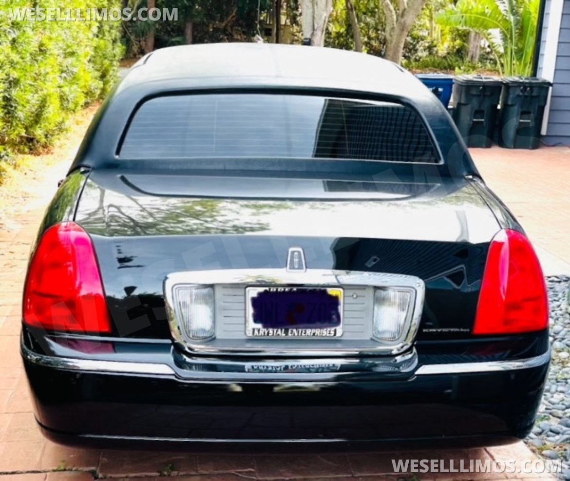 Photo of Limousine for sale: 2007 Lincoln Town Car