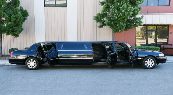 2011 Lincoln Town Car Limousine for Sale in Fontana, CA - Main Photo
