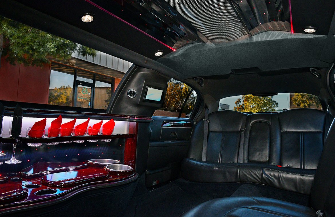 Photo of Limousine for sale: 2011 Lincoln Town Car 120&quot; by Executive coach builders