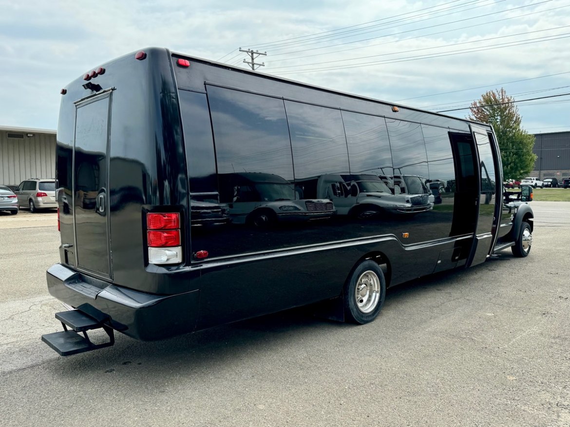 Limo Bus for Sale in Erie, PA - Photo 6