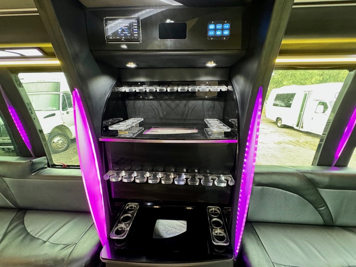 Limo Bus for Sale in Erie, PA - Photo 14