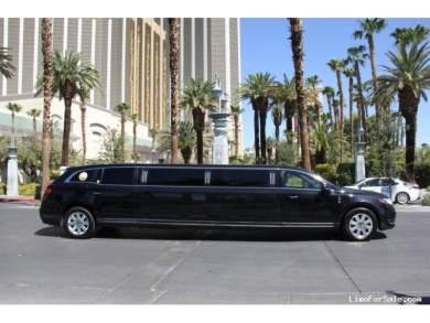 2019 Lincoln MKT Limousine for Sale in Las Vegas, NV - Photo 2