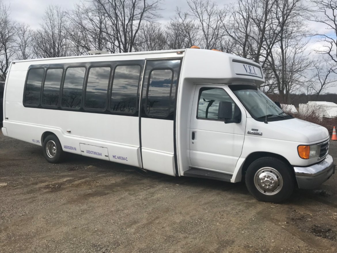 Photo of Limo Bus for sale: 2006 Ford E 450 28&quot; by Krystal Koach