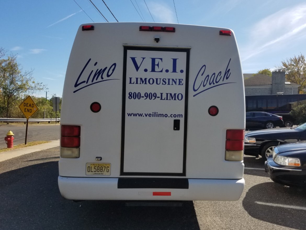 Photo of Limo Bus for sale: 2006 Ford E 450 28&quot; by Krystal Koach