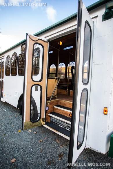2001 Freightliner 2001 Supreme Trolley Trolley for Sale in Banner Elk, North Carolina, US - Photo 4