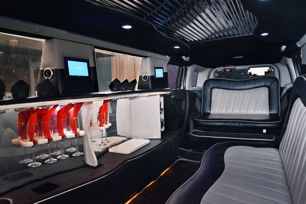 Photo of SUV Stretch for sale: 2008 Hummer H-3 140" by Imperial Coach