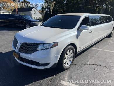2016 Lincoln MKT Limousine for Sale in Babylon, NY - Main Photo
