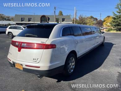 2016 Lincoln MKT Limousine for Sale in Babylon, New York, US - Photo 4