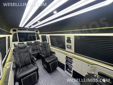 2024 Mercedes-Benz CEO Private Class Sprinter for Sale in San Diego, California, US - Photo 3