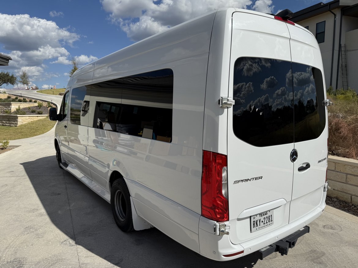 2020 LCW Automotive  Mercedes-Benz 3500 HD Sprinter - Photo 3