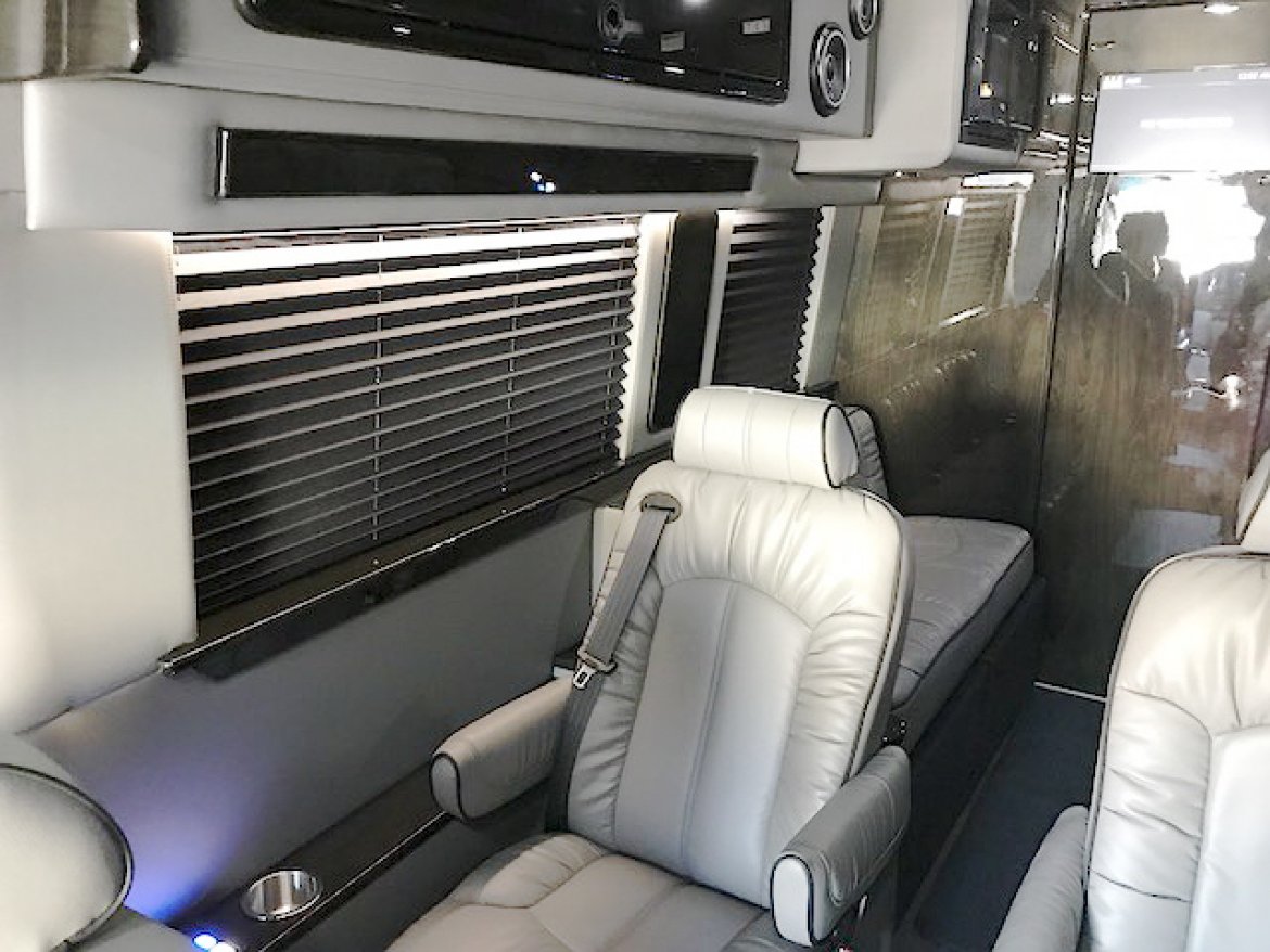Photo of Sprinter for sale: 2018 Mercedes-Benz Sprinter 3500 Super Single 2458&quot; by Midwest