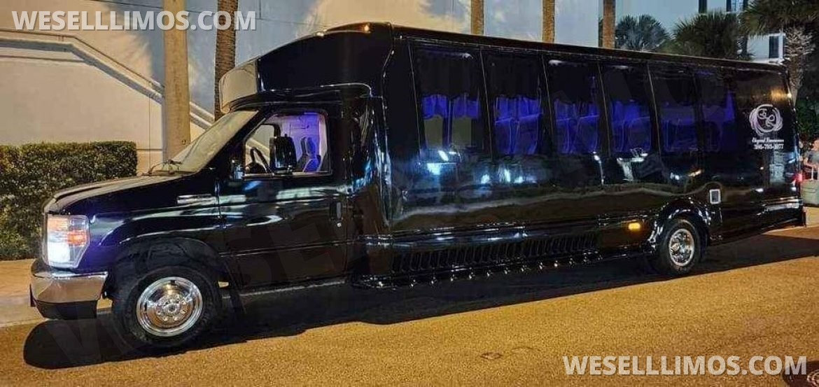2012 Turtle Top Ford E450 Shuttle Bus - Photo 2