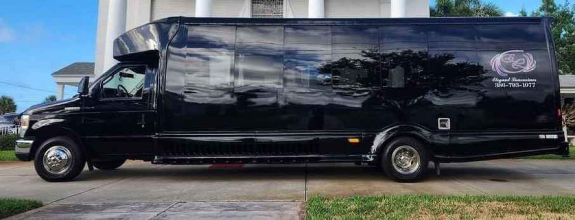 Shuttle Bus for sale: 2012 Ford E450 by Turtle Top