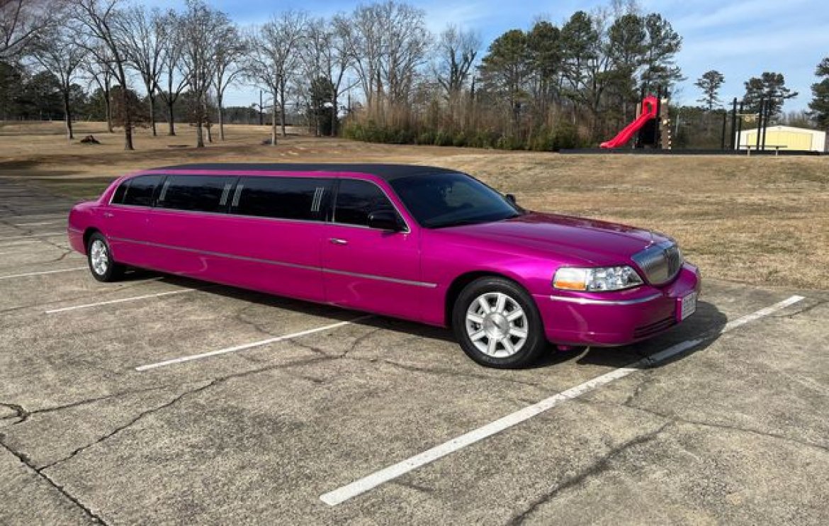 Limousine for sale: 2011 Lincoln Town Car 120&quot; by Coach