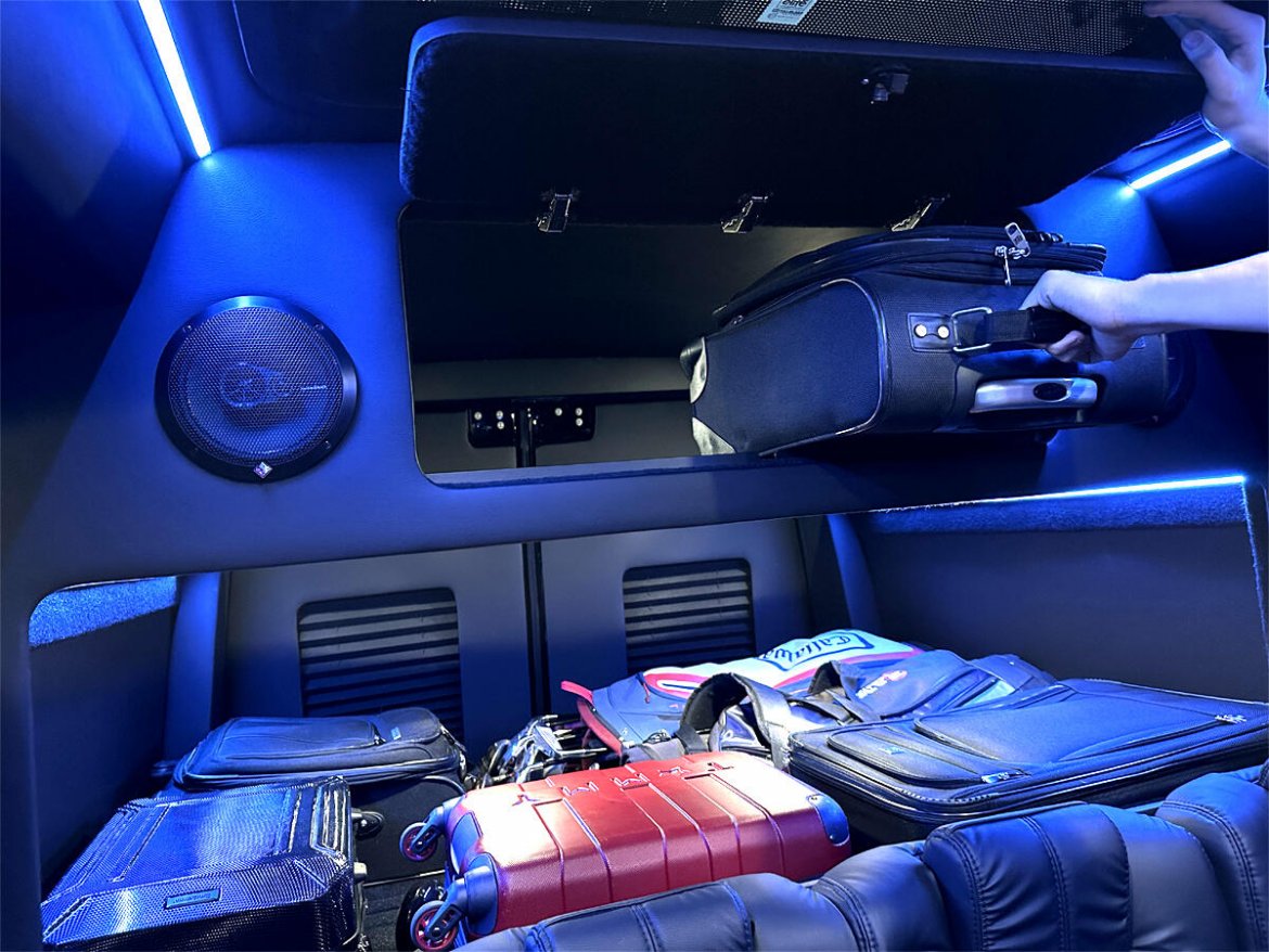 2024 AWD 15 Passenger Road Liner 747 Massive Three Story Trunk Auto Elite MB Sprinter - Photo 3