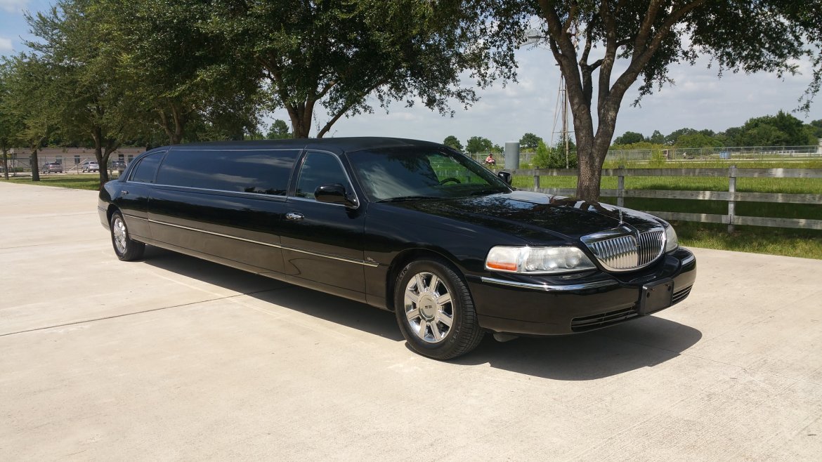 Photo of Limousine for sale: 2007 Lincoln TownCar 120&quot; by Tiffany