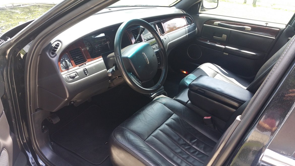 Photo of Limousine for sale: 2007 Lincoln TownCar 120&quot; by Tiffany