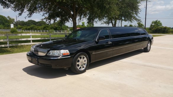 2007 Lincoln TownCar Limousine for Sale in Houston, TX - Main Photo