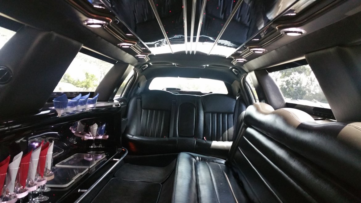 Photo of Limousine for sale: 2007 Lincoln TownCar 120&quot; by Tiffany
